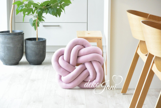 Designový polštář Knot
