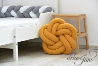 Designový polštář Knot